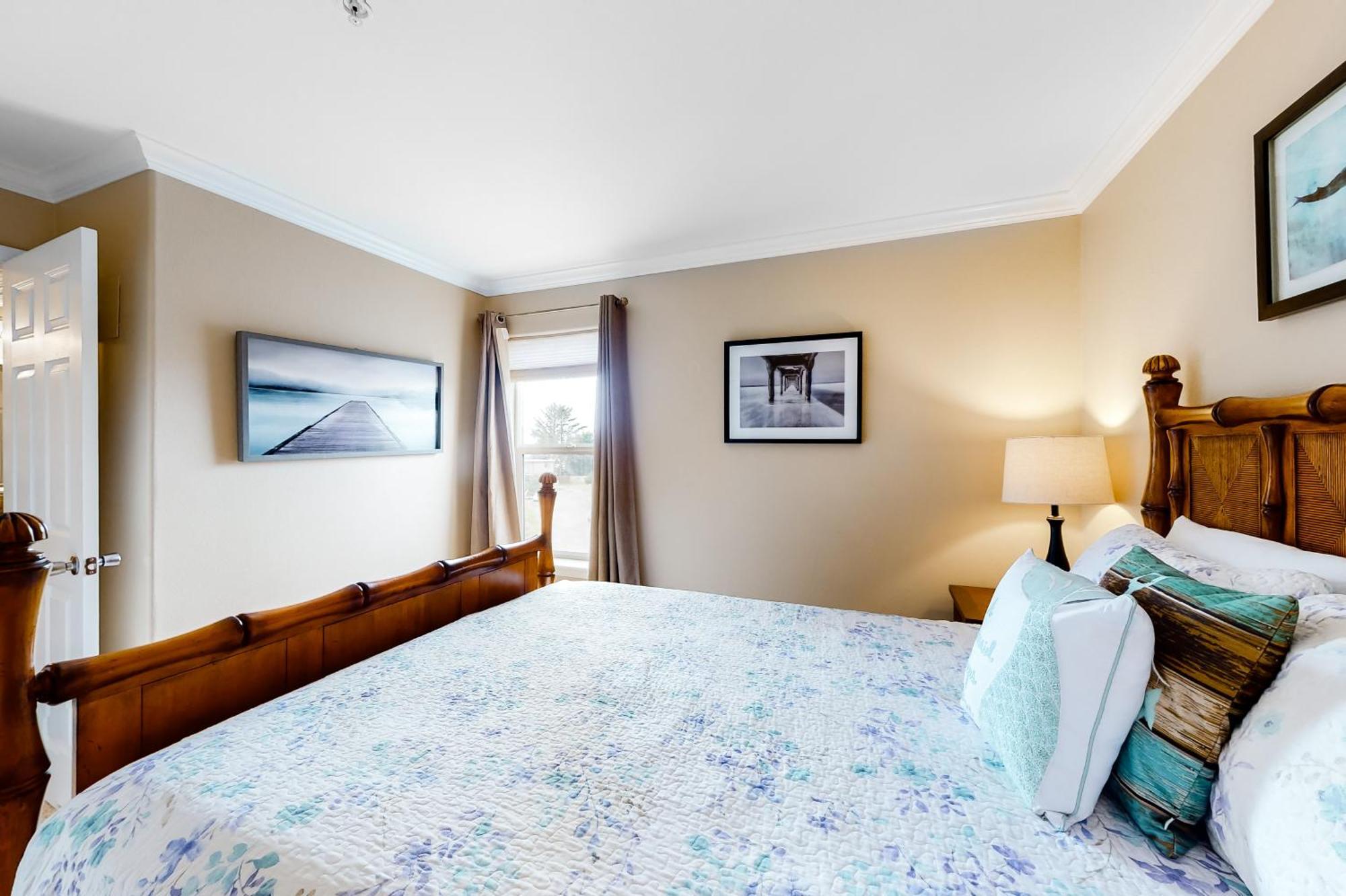 Waters Edge Apartment Salishan Beach Bilik gambar