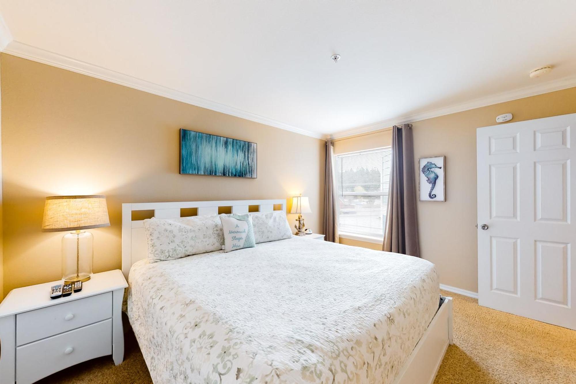 Waters Edge Apartment Salishan Beach Bilik gambar