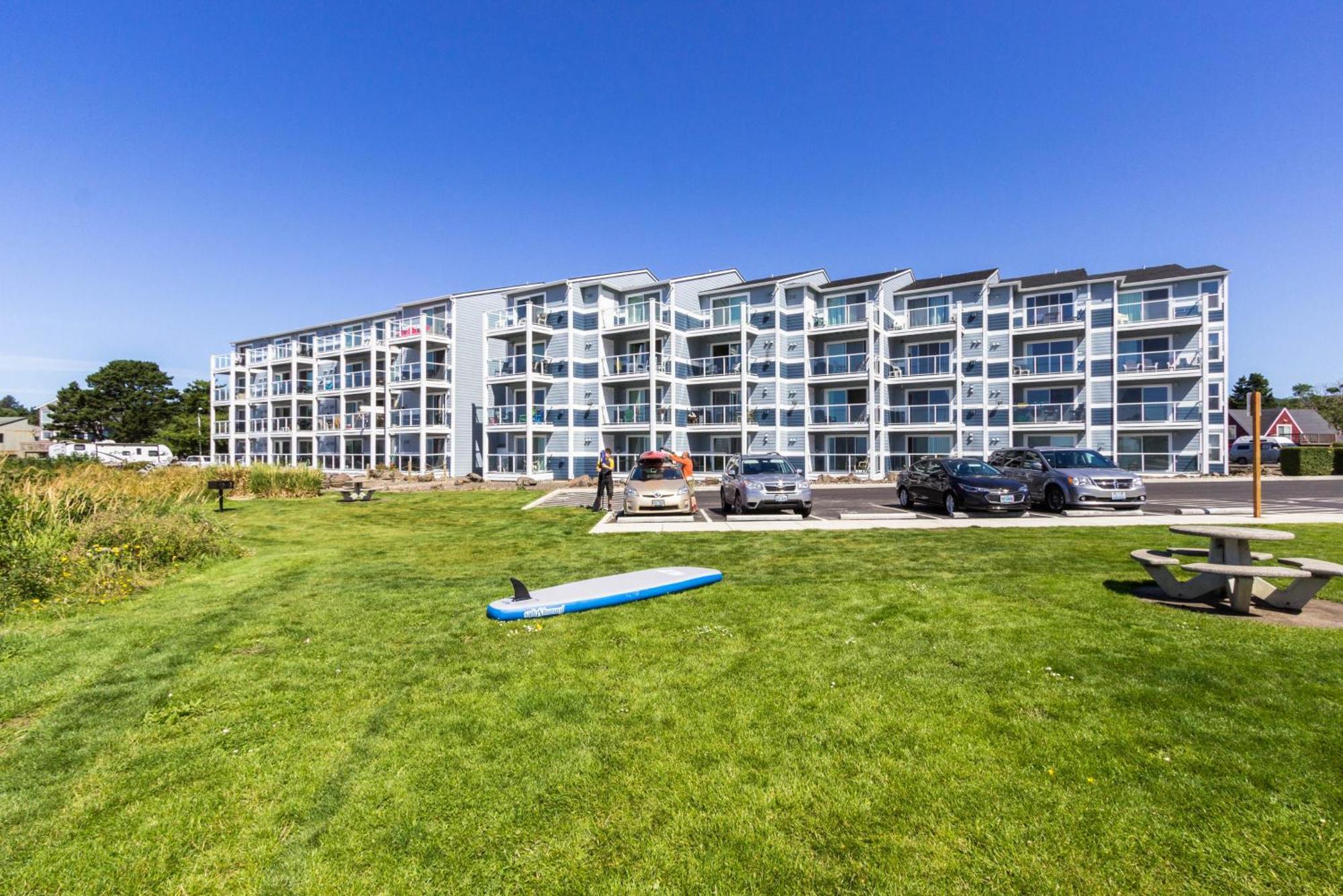 Waters Edge Apartment Salishan Beach Bilik gambar