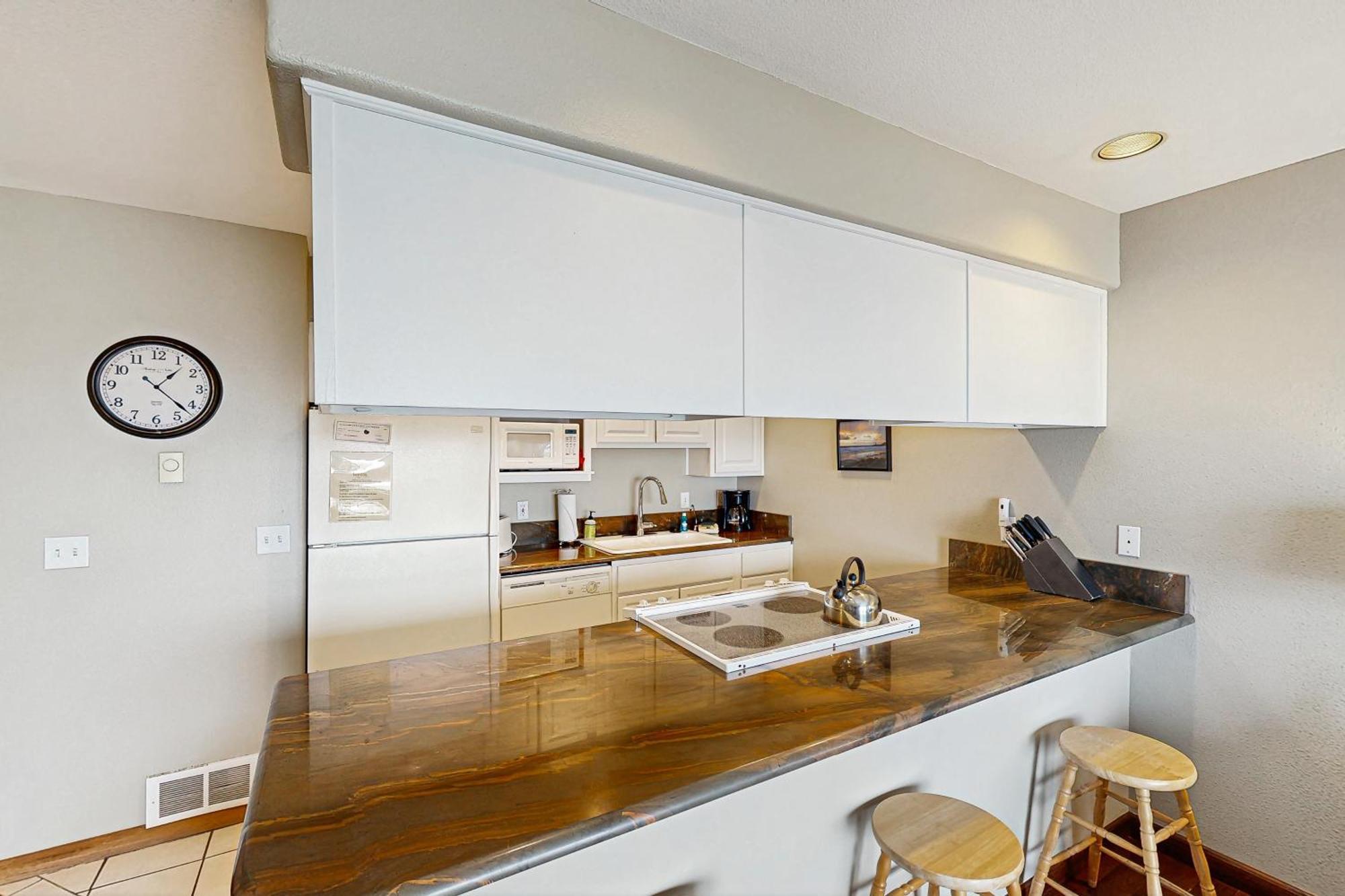 Waters Edge Apartment Salishan Beach Bilik gambar